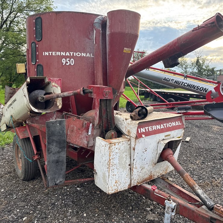 INTERNATIONAL 950