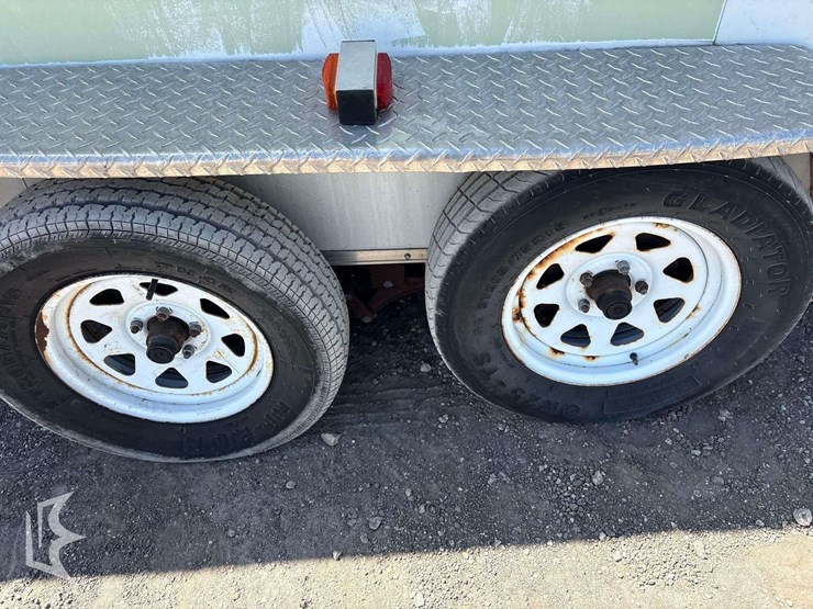 2015-16ft.-enclosed-cargo-t/a-trailer-image-5