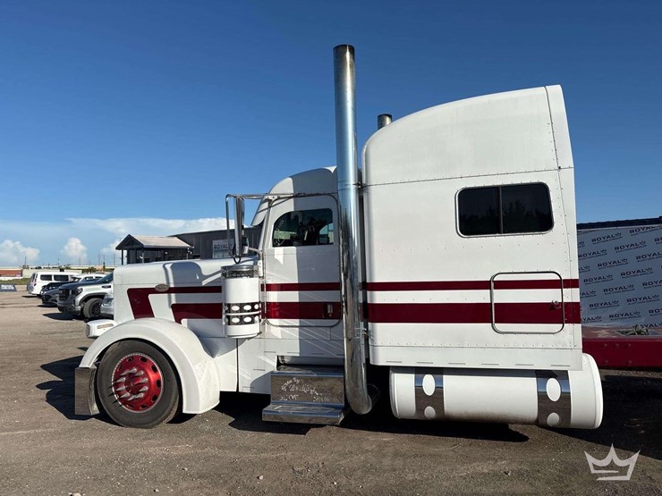 2005-peterbilt-379-image-49