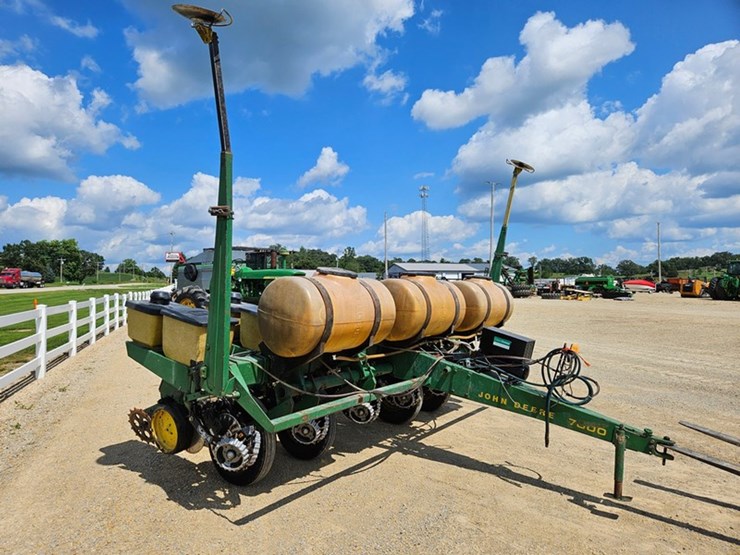 john-deere-7000-image-7