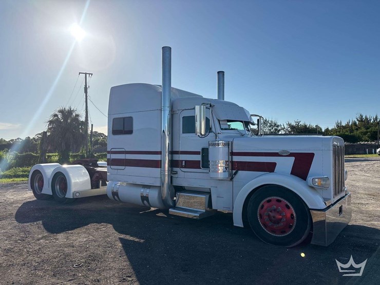 2005-peterbilt-379-image-2