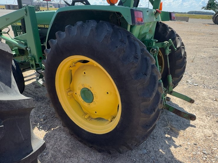 1992-john-deere-1070-image-8