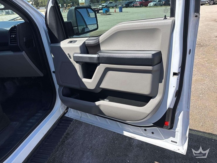2019-ford-f150-image-28