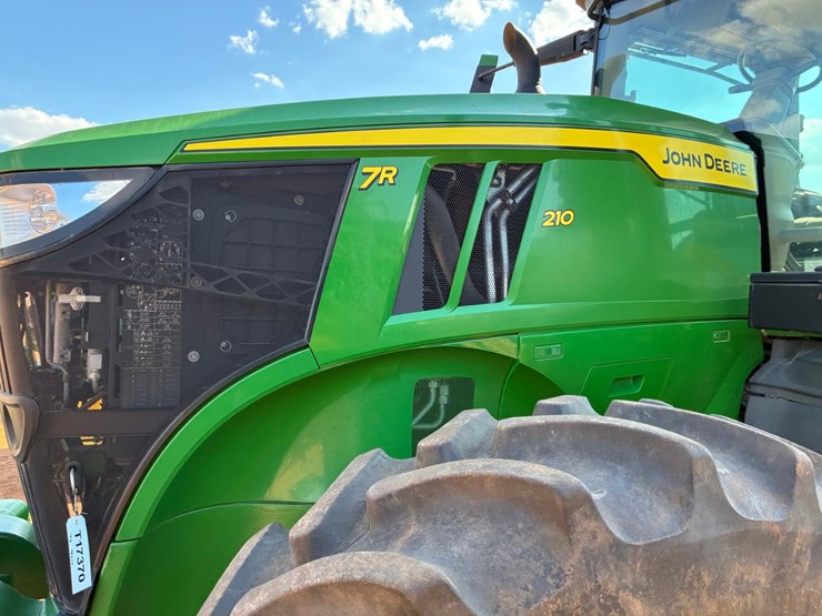 john-deere-7r-210-image-10