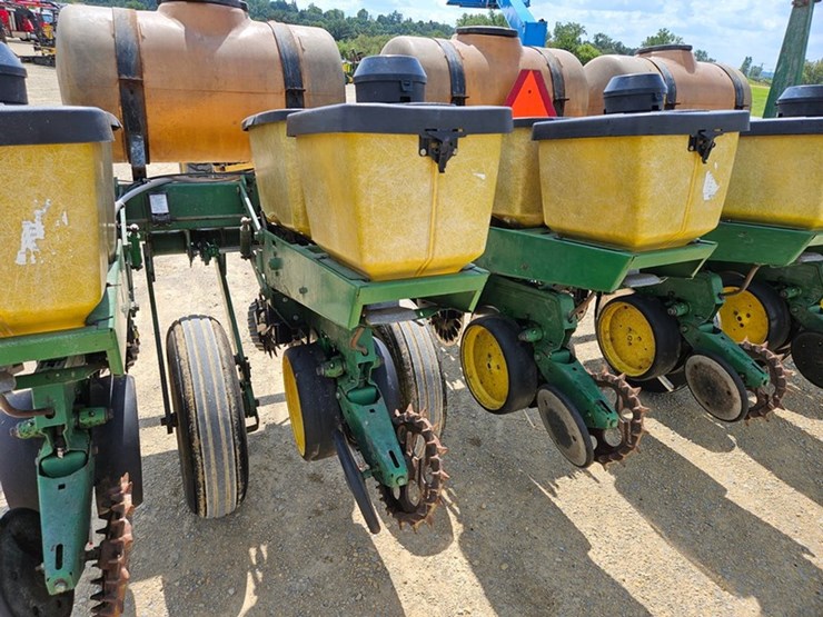 john-deere-7000-image-48