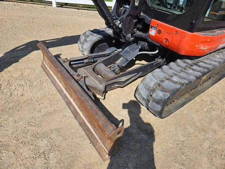2020-kubota-u55-image-17