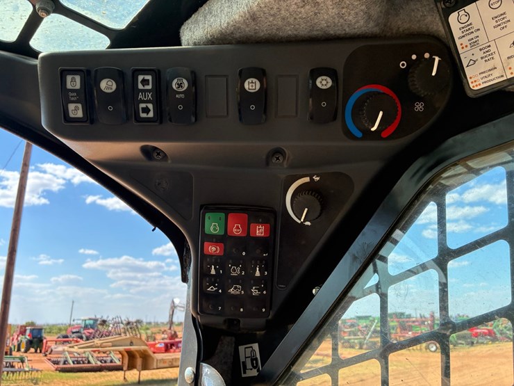 2024-deere-333g-image-14