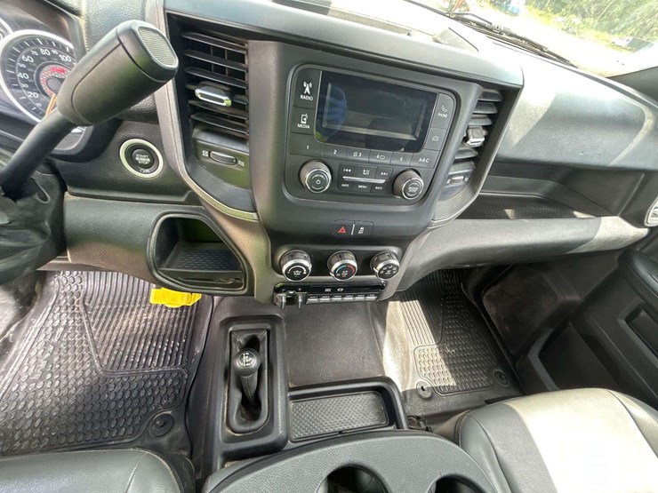 2021-ram-5500-4x4-s/a-landscape-dump-truck-image-25