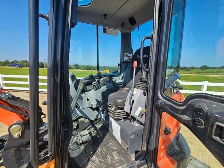 2020-kubota-u55-image-27