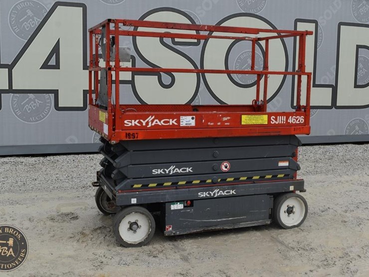 2014-skyjack-sjiii4626-image-1