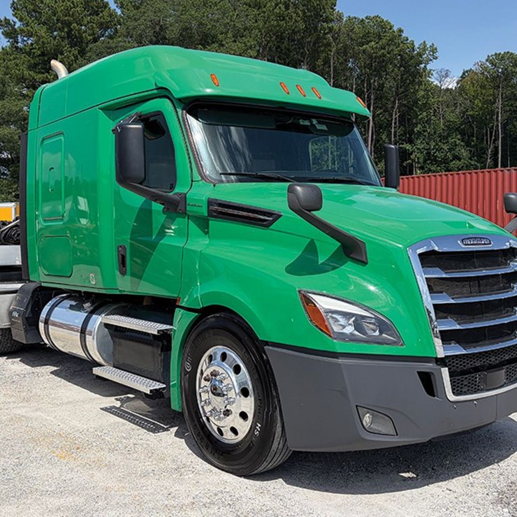 2020 FREIGHTLINER CASCADIA 126