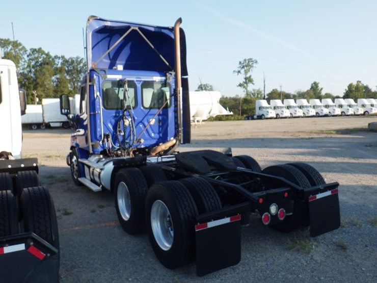 2018-freightliner-cascadia-113-image-11