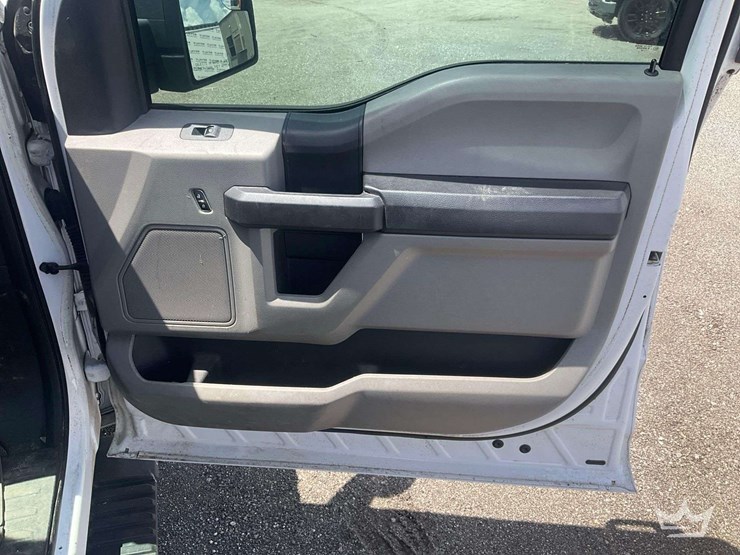 2016-ford-f150-image-17