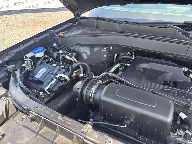 2020-ford-explorer-image-7