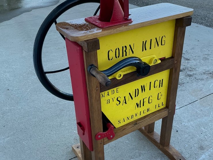 #5065-•-sandwich-mfg-co.-corn-king-antique-hand-crank-corn-sheller-image-3