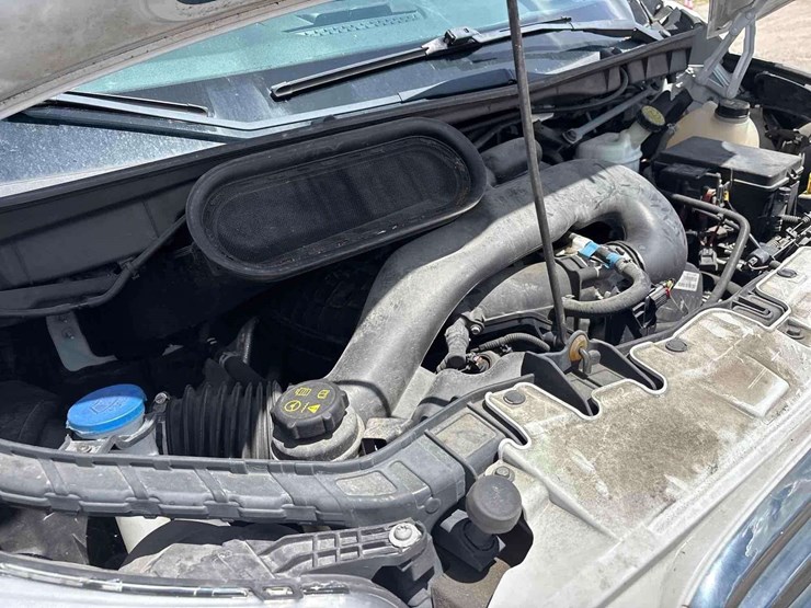 2016-ford-transit-250-enclosed-service-van-image-7