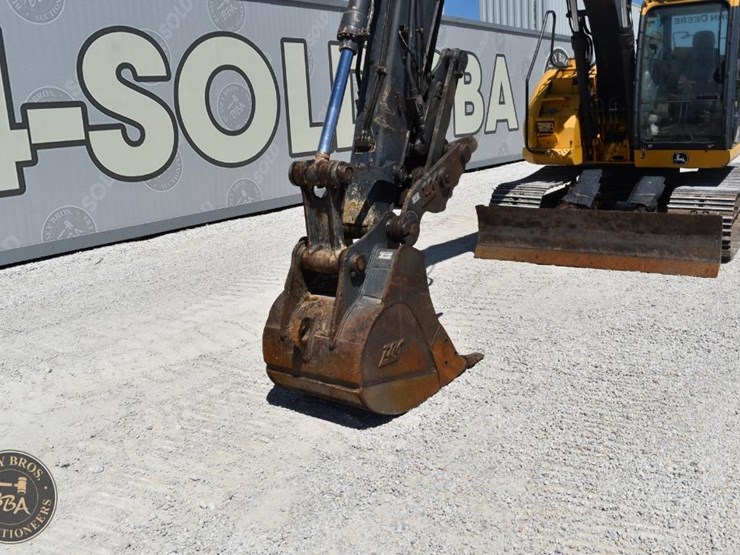2014-deere-135g-image-22