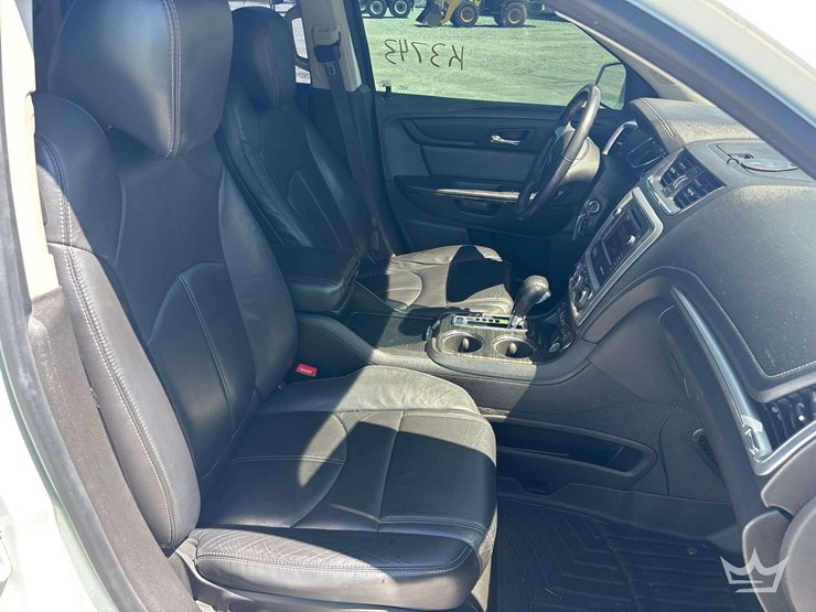 2016-gmc-acadia-image-18