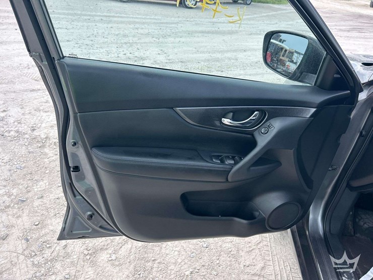 2014-nissan-rogue-image-14