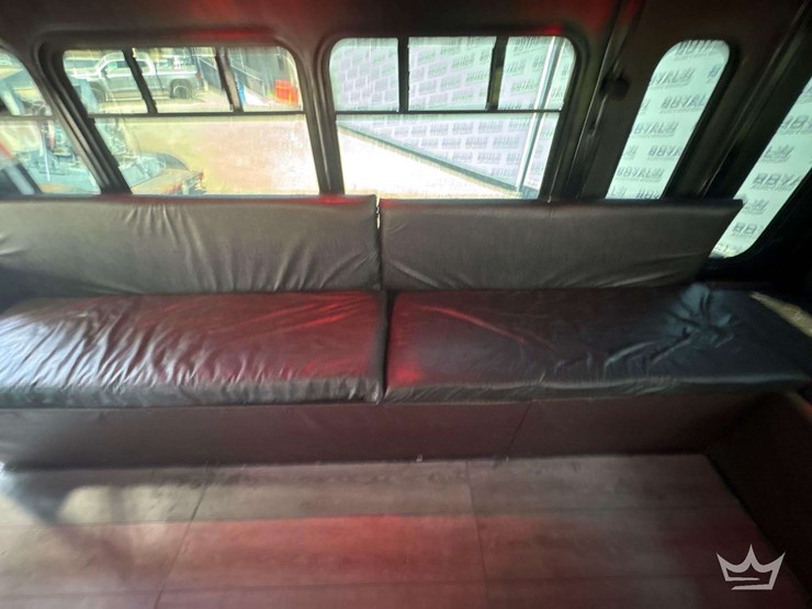 2014-ford-e350-image-24