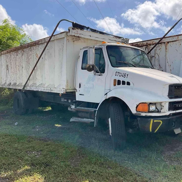 2002 STERLING M8500
