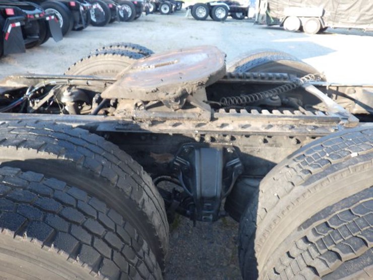 2015-kenworth-t680-image-7