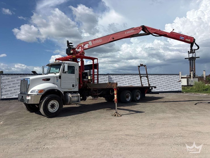 2007-peterbilt-340-image-1