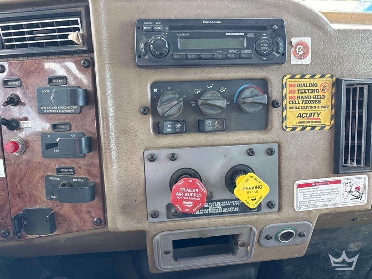 2007-peterbilt-340-image-15