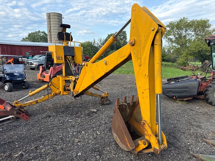#747-•-john-deere-backhoe-attachment-image-4