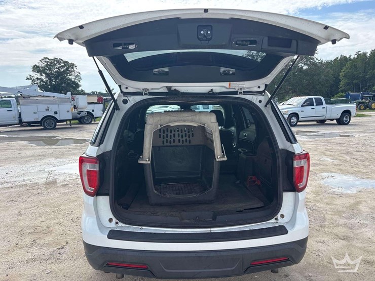 2018-ford-explorer-image-25