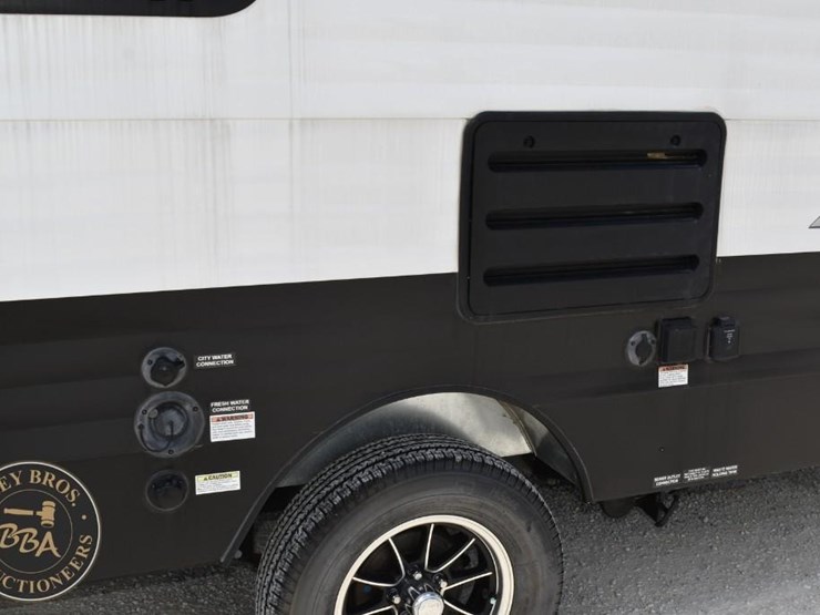 2022-riverside-rv-retro-190bh-46275-image-10