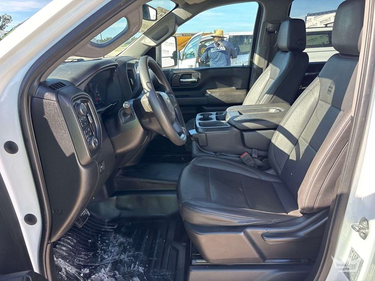 2024-chevrolet-silverado-2500-image-19
