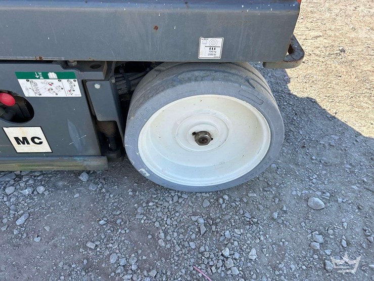 2018-skyjack-sj4632-32ft.-electric-scissor-lift-image-21