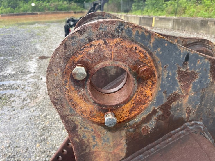 #4512-•-cp-approx-42"-bucket-image-11