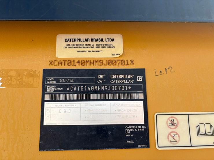 2012-caterpillar-140m2-image-4