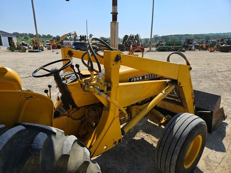 john-deere-301-image-25