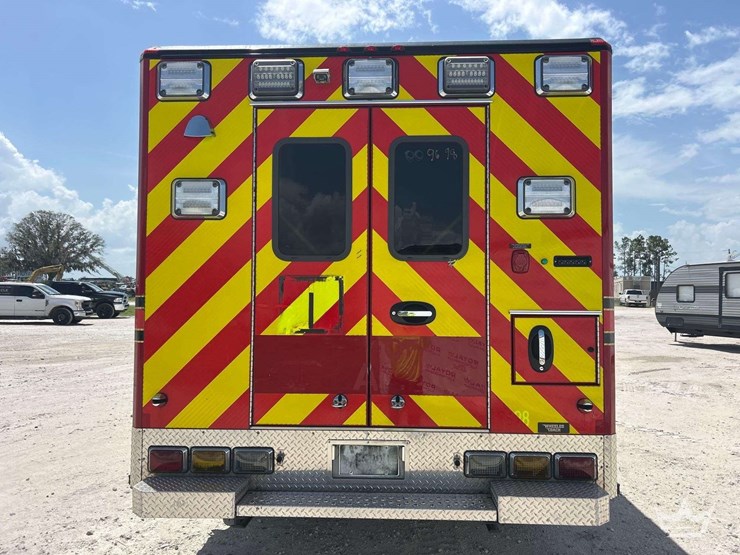2017-ford-f550-image-50