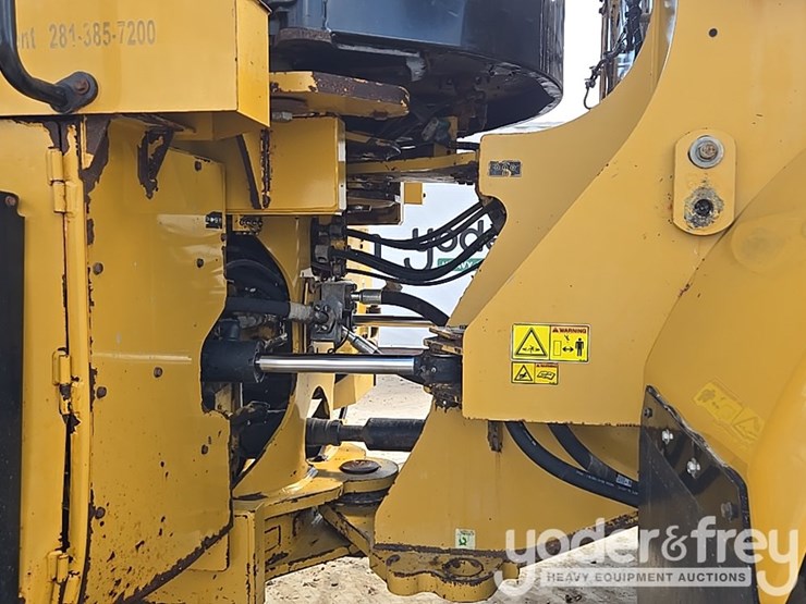 2015-caterpillar-966m-image-40