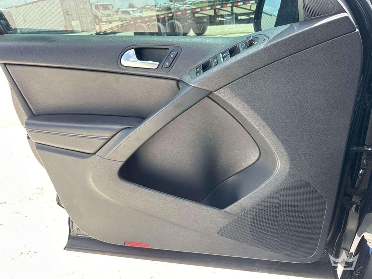 2017-volkswagen-tiguan-image-11