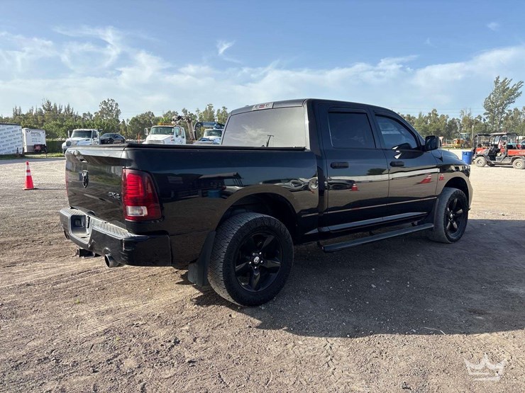 2014-dodge-1500-image-3