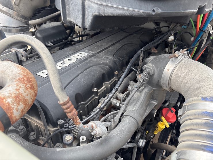 2020-peterbilt-579-image-18