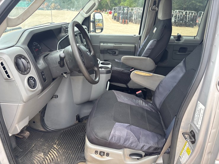2013-ford-e350-image-7