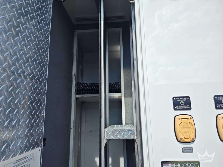 2011-international-durastar-4300-image-64