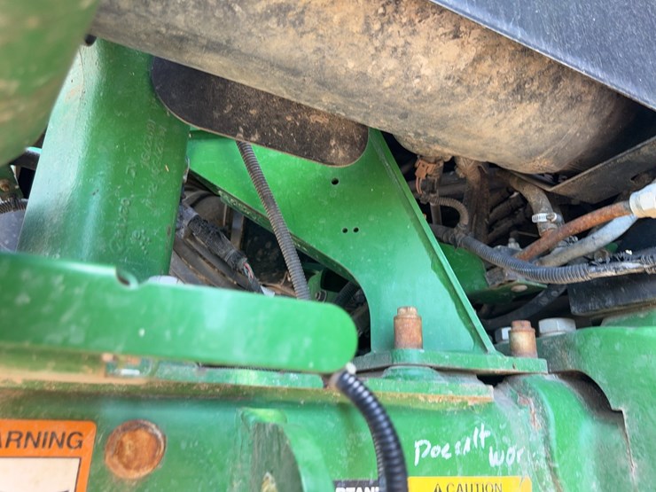 2016-john-deere-r4038-image-29
