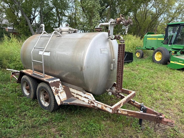 #664-•-500-gallon-water-tank-trailer-image-1
