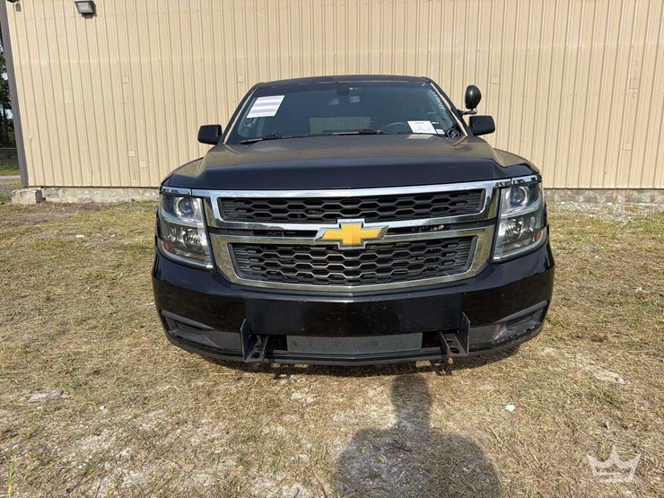 2015-chevrolet-tahoe-image-4