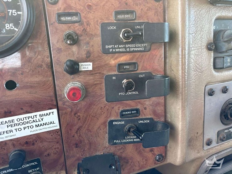 2007-peterbilt-340-image-17