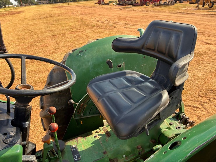 john-deere-2240-image-10