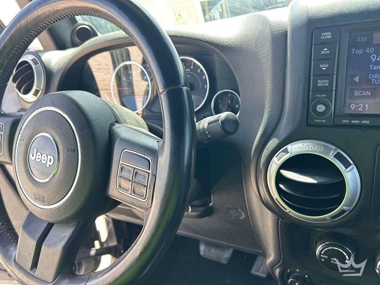 2014-jeep-wrangler-image-17