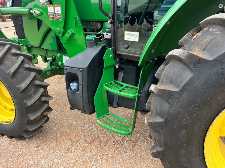 2022-john-deere-5100e-image-13